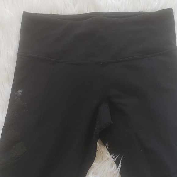 Lululemon 3/4 black legging - Picture 2 of 6